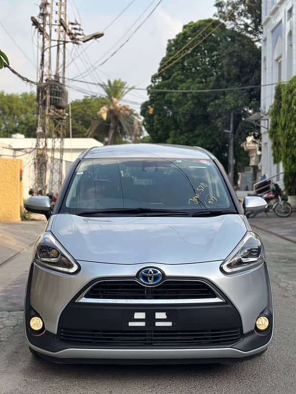 Toyota Sienta 2018-23 1