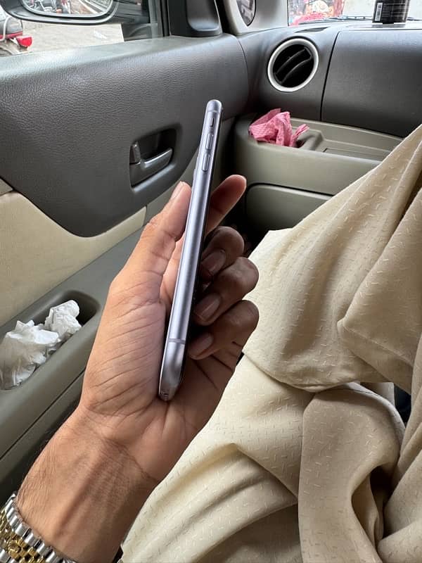 iphone 11 128GB pta approved 5