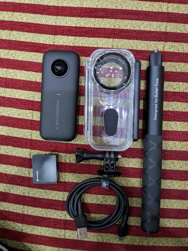 insta360 one x1 with Accessories 0