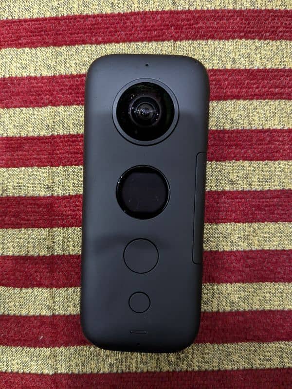 insta360 one x1 with Accessories 2