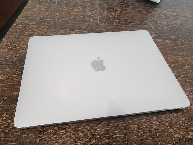 Macbook Air 2019 8/256Gb (10/10) 1