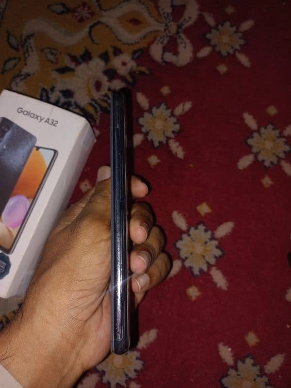 Samsung galaxy a32 no open no repair 9 by 10 box charged 3