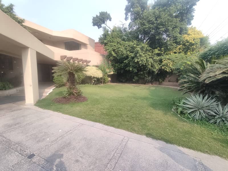 Two Kanal Bungalow With Swimming Pool Available On Rent At Prime Location Of DHA Phase 03 2