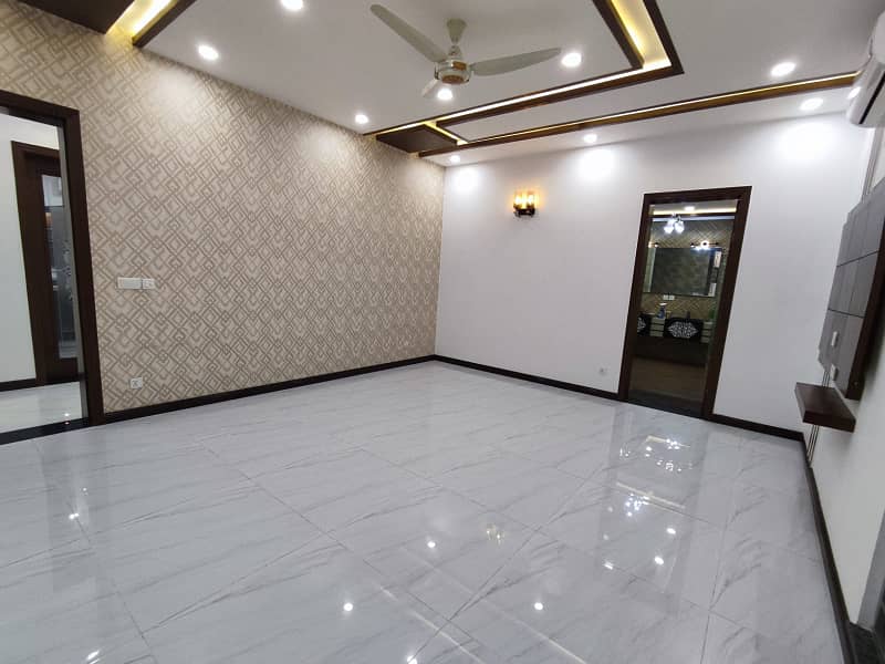 1 Kanal Bungalow Available For Rent In DHA Phase 6 With Super Hot Location. 2