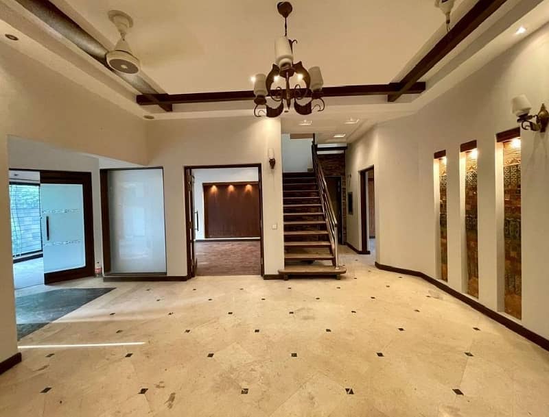 10 Marla Luxury House For Sale In DHA Phase 3,Block Z, Lahore. 2