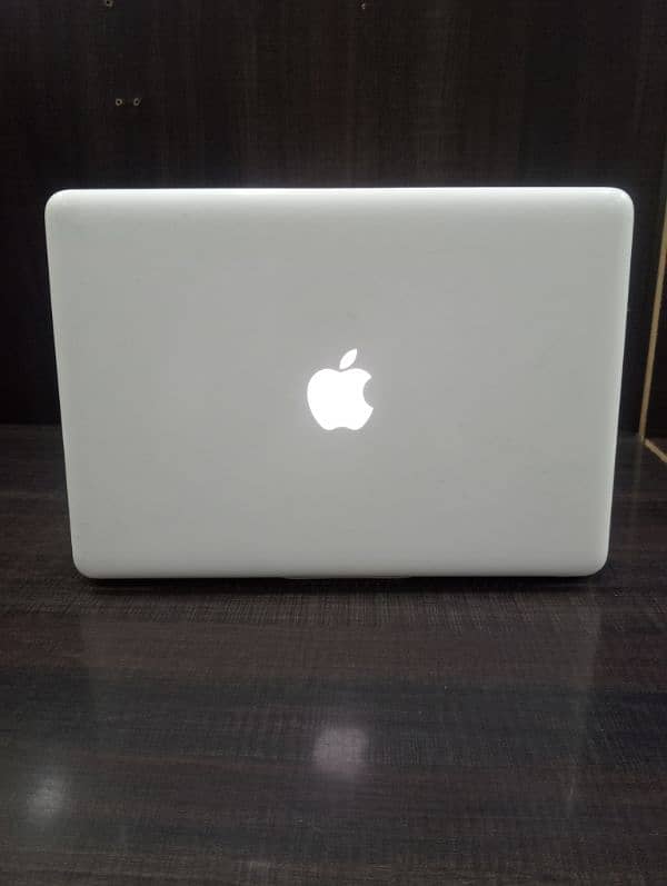 MacBook Laptop | 2009 Model | Core 2 Duo 1