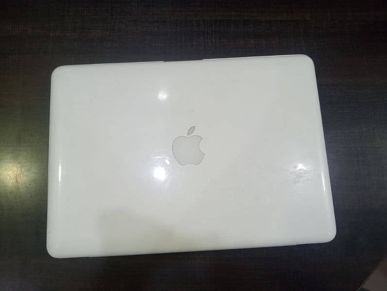 MacBook Laptop | 2009 Model | Core 2 Duo 4