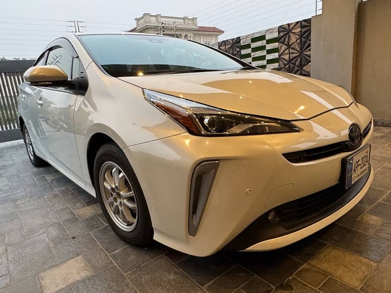 Toyota Prius 2021 Fully Automatic Hybrid Car 5