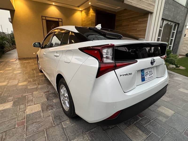 Toyota Prius 2021 Fully Automatic Hybrid Car 6