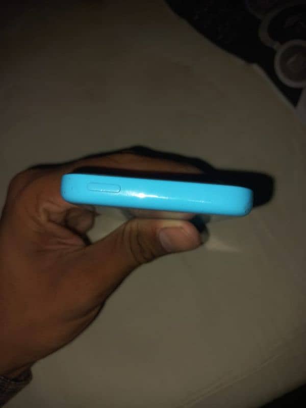 iphone 5c     03064400940 1