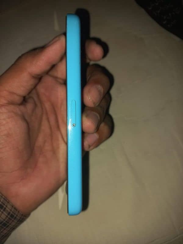 iphone 5c     03064400940 2