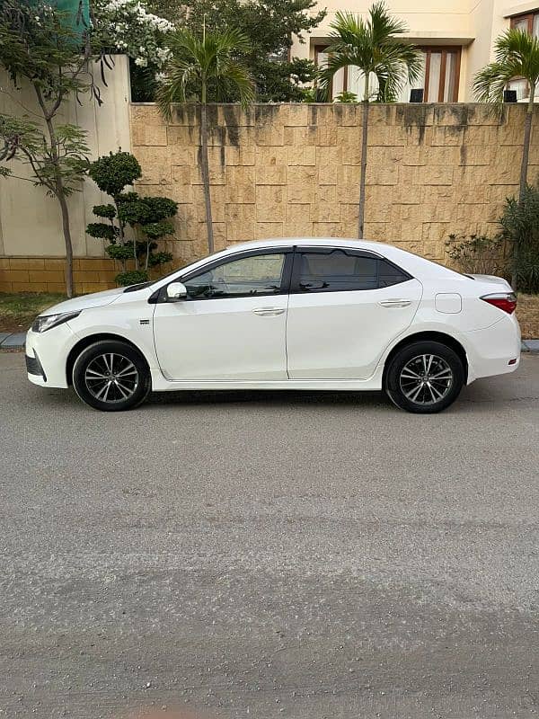 Toyota Corolla Altis 2017 1