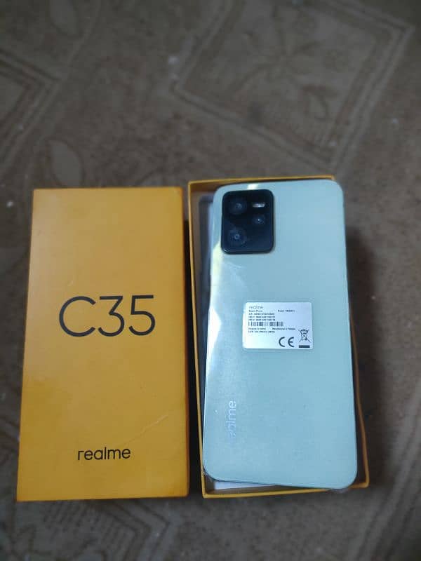 Realme C35 0