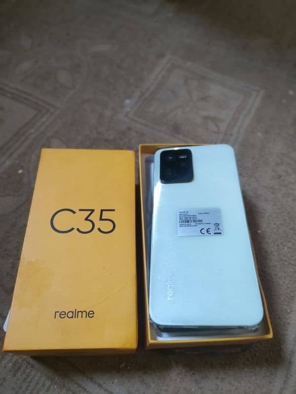 Realme C35 1