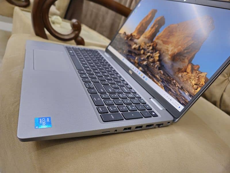 DELL LATITUDE 5520 Core i5 11th Gen 6