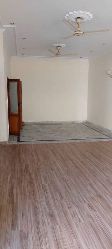 1 kanal house for rent at very hot location in reasonable price 19