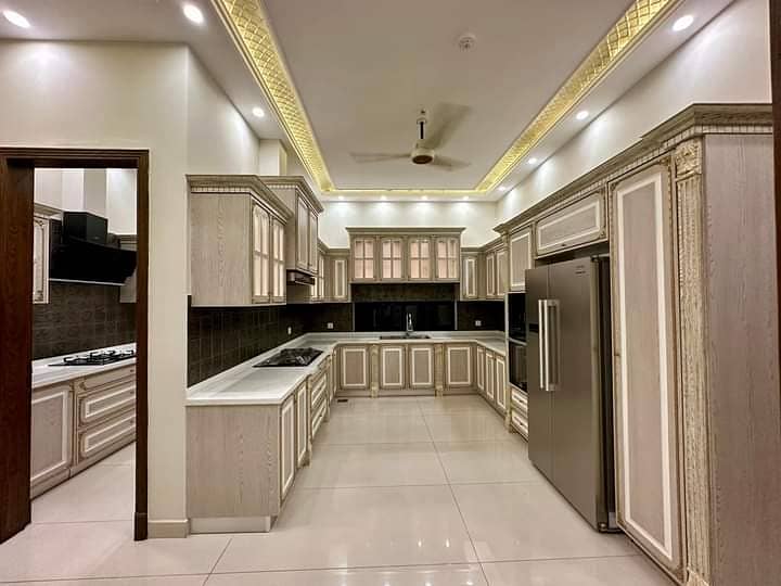 10 Marla Brand New 2nd Floor For Rent At Very Hot Location In Reasonable Price 3