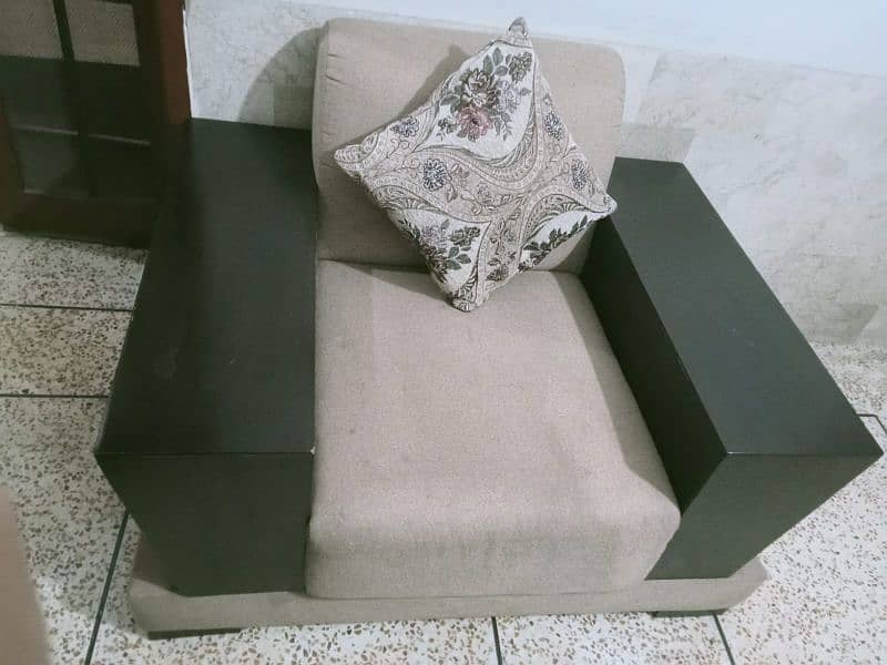 Six seater Sofa with Table 3