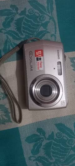 Casio Exilim z-16 Digital camera for sale