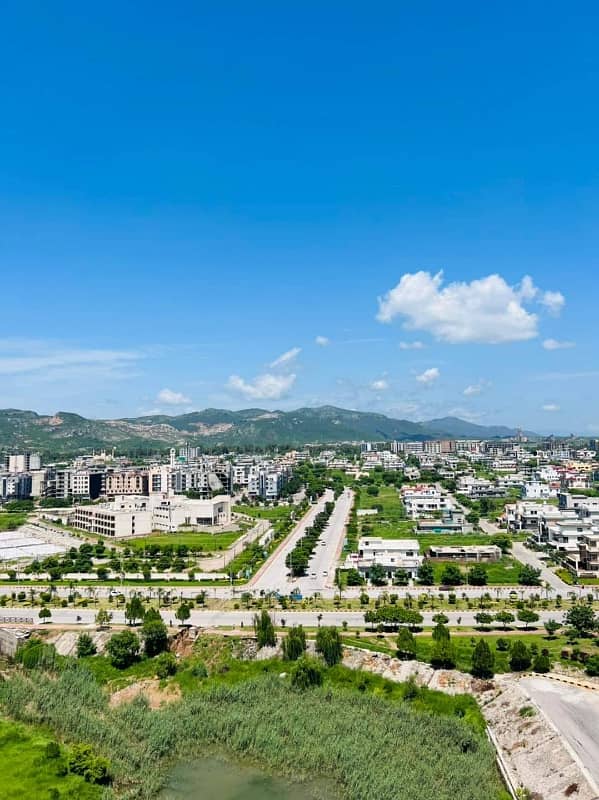 C-1 Block 30x60 plot near park for sale in B-17 Islamabad 7