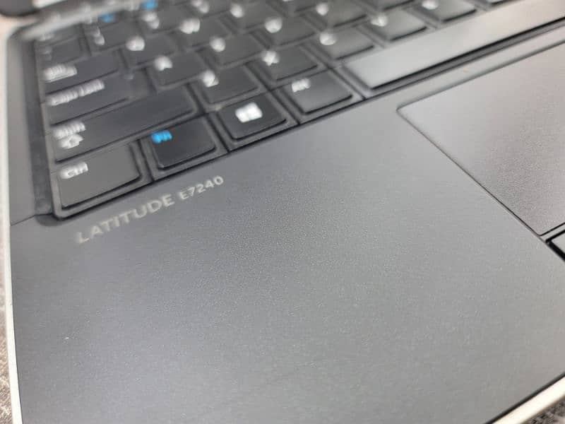 Dell Laptop E7240 3