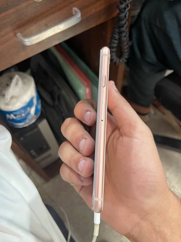 Iphone 8 64GB PTA Approved 1