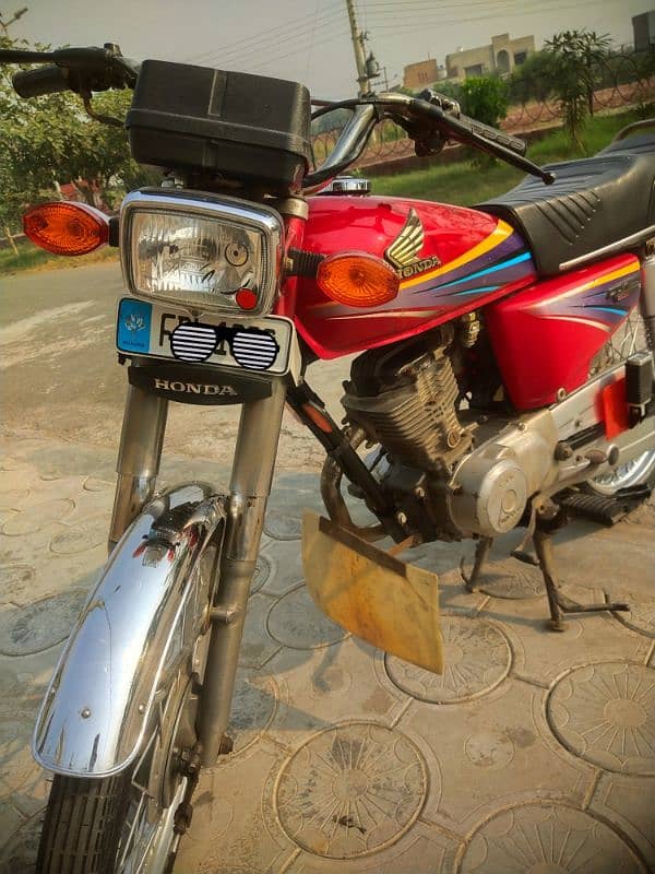 HONDA 125 exchange possible only with Yamaha YBR 4