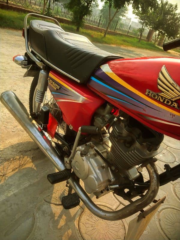 HONDA 125 exchange possible only with Yamaha YBR 7