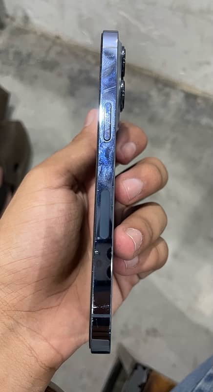 IPhone 13 pro Siera blue color 2