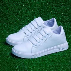 Women's  Rexene sneakers availble delievry All over pakistan.