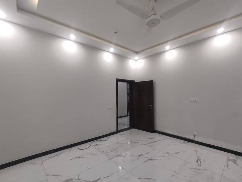 1 Kanal Bungalow Available For Rent In DHA Phase 5 With Super Hot Location 3