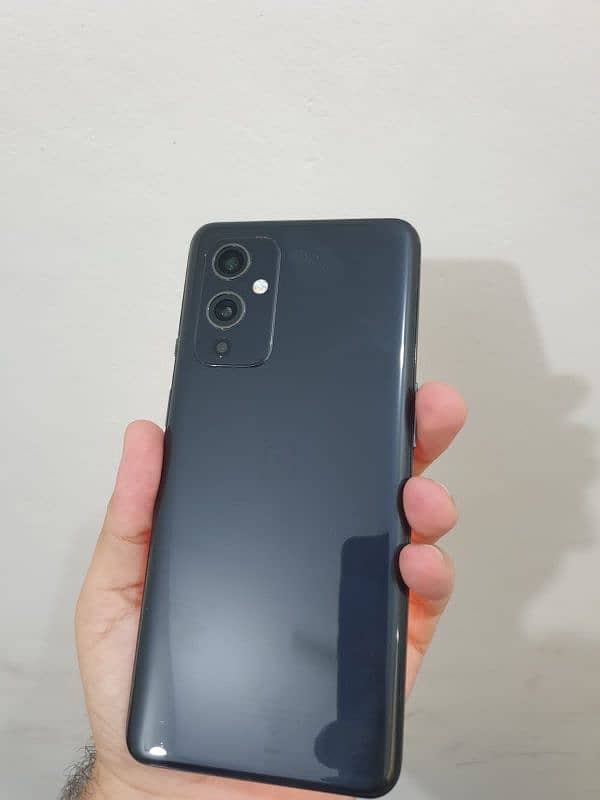 Oneplus 9 8/128 with box charger 3