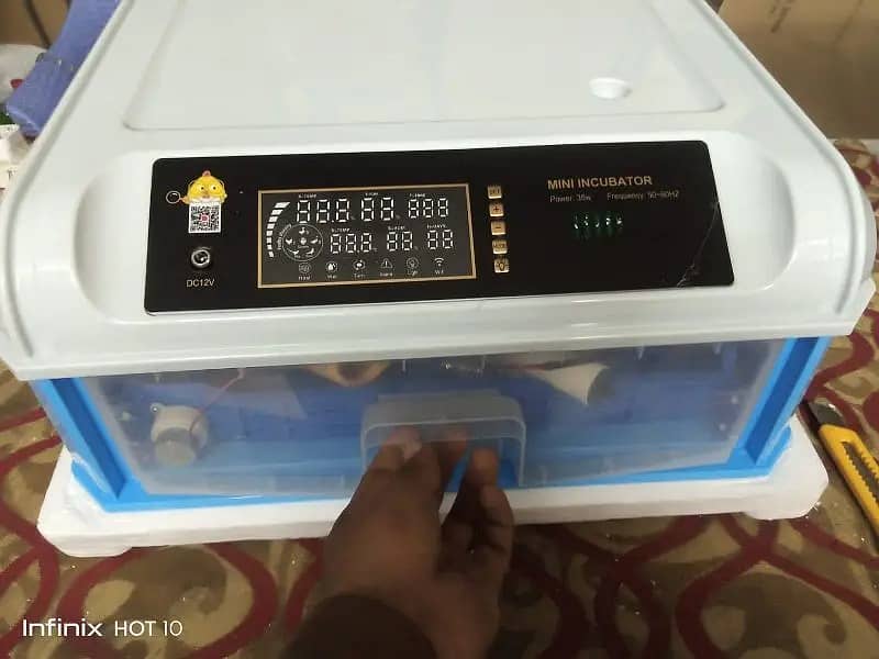 Incubator |eggs| 1 year warranty | brooders for chicks 10