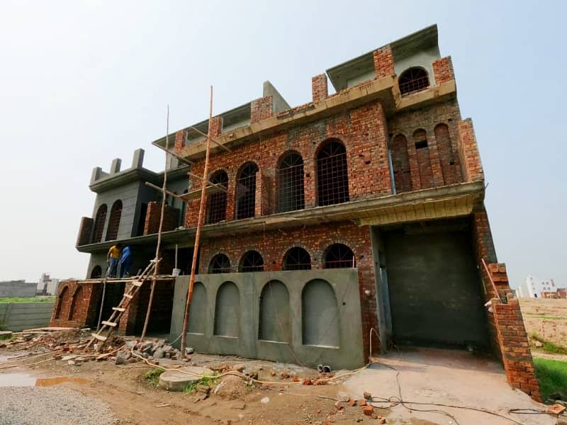 1400 Square Feet Flat for sale in Saddar Town 19