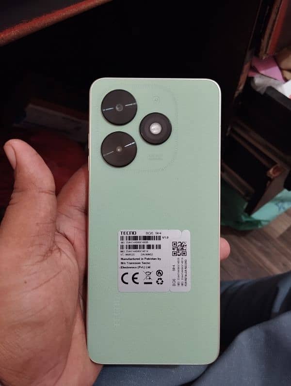 Tecno spark go 2024 4+4/64 0