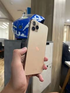 iPhone 11 pro max 256 GB. o3oo. 465.6278