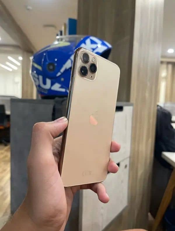 iPhone 11 pro max 256 GB. o3oo. 465.6278 0