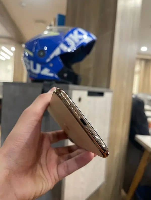 iPhone 11 pro max 256 GB. o3oo. 465.6278 4