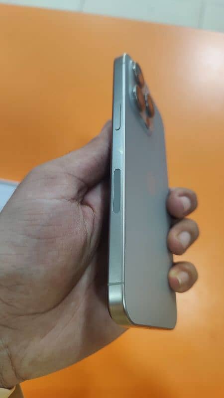 iphone 15pro Max jv 256 GB natural titanium 8