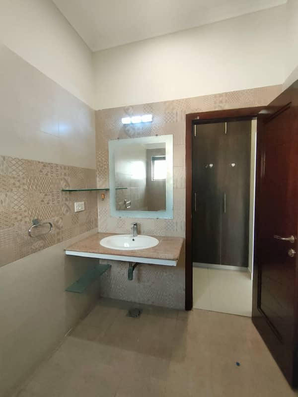 Phase3 XX Block 1 Kanal Upper Portion For Rent 11