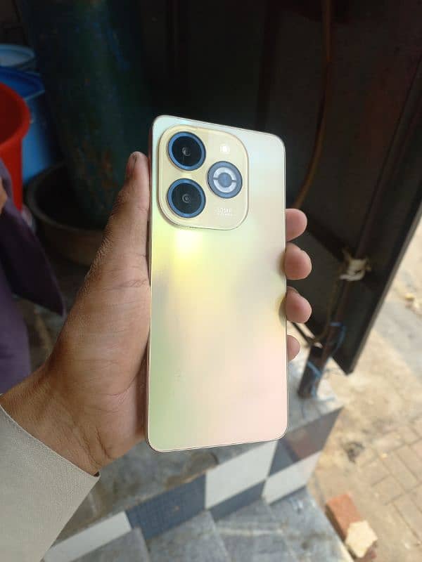 Infinix smart 8 plus ,4+4/64 GB ,new condition 10/10 1