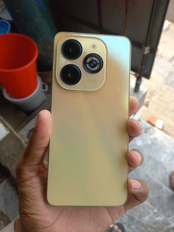 Infinix smart 8 plus ,4+4/64 GB ,new condition 10/10 3