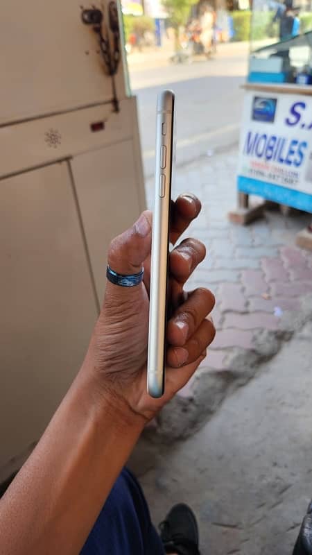 Iphone 11 Non Pta Jv 64GB 5