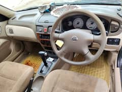 Nissan Sunny 2010