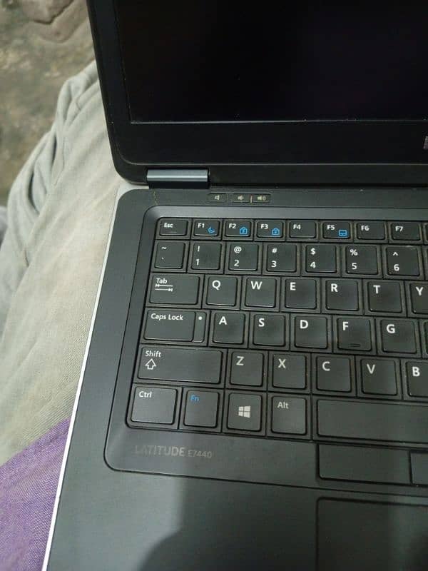 Dell laptop 3