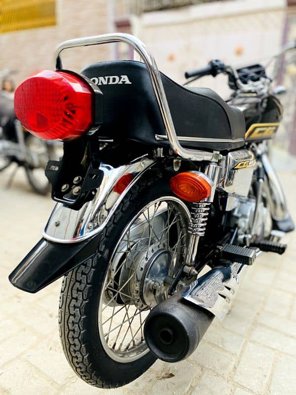 CG 125 Special Edition 6