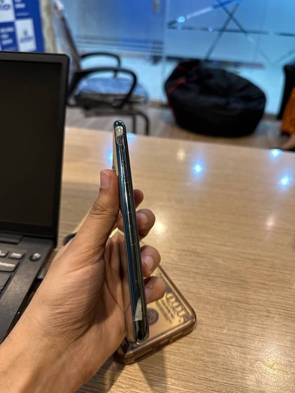 IPhone 11 Pro Max 6