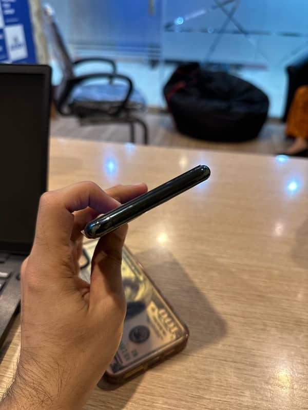 IPhone 11 Pro Max 8