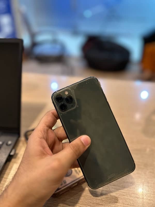 IPhone 11 Pro Max 12