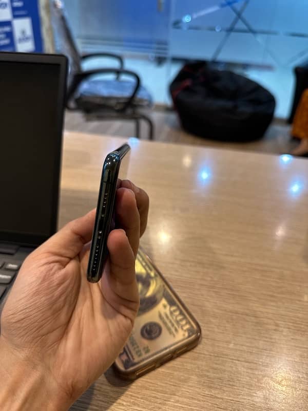 IPhone 11 Pro Max 13